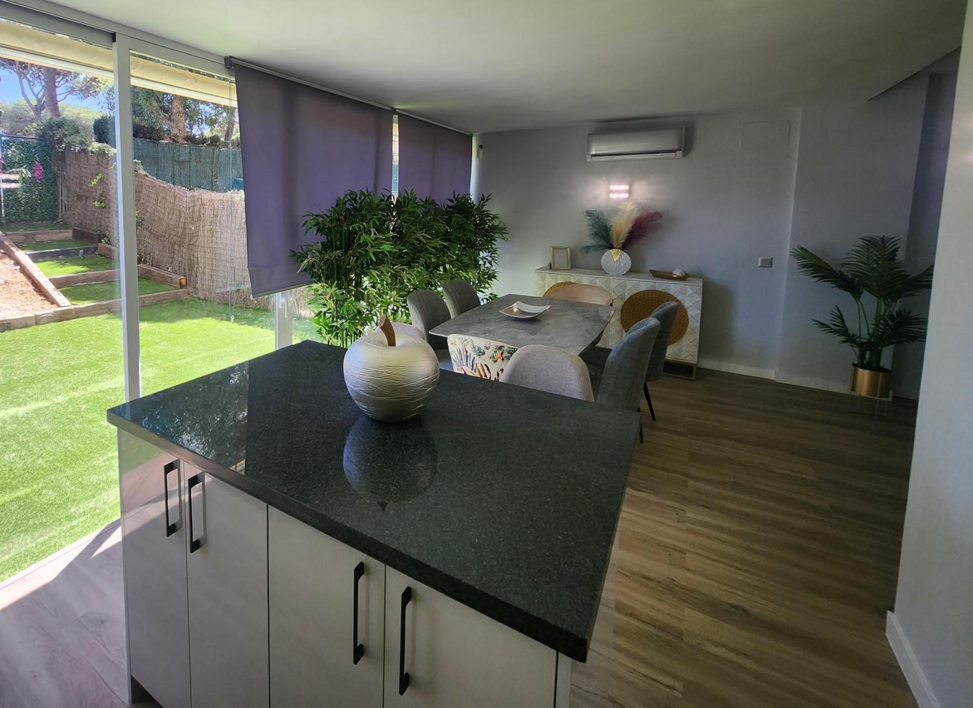 Ansa Beach Apartment - Cabopino, Marbella - Garden Level Zewnętrze zdjęcie